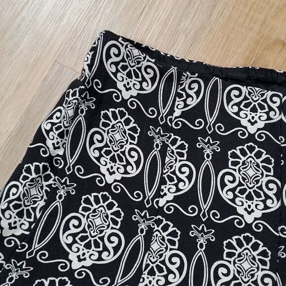 🔹️Ann Taylor Black & Cream Floral Print Silk Skirt Petite 8 - Picture 4 of 11